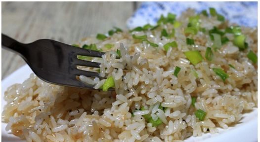 È solo che non cucino mai il riso come contorno, lo cucino solo così: sono sempre sicuro del risultato: riso per riso e molto più gustoso