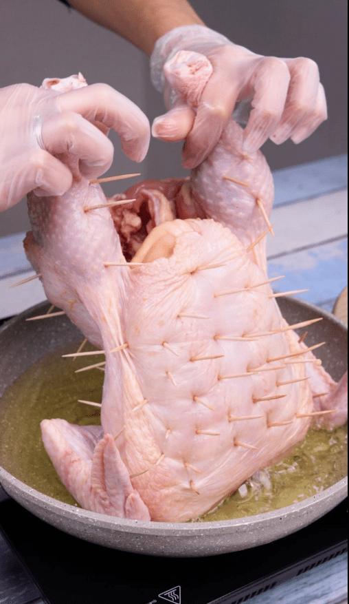 Ho imparato questo trucco in un famoso ristorante! Questo è il pollo più saporito che abbia mai mangiato.