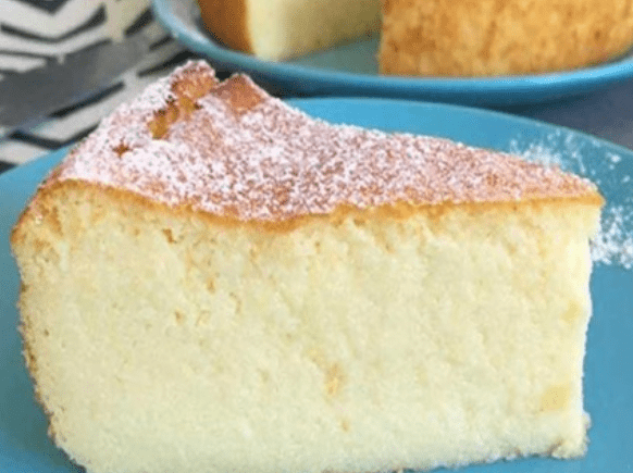 Ricetta della torta italiana leggera come una nuvola ingredienti